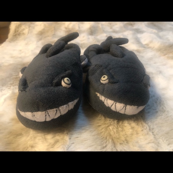 Shark Slippers EUC Stride Rite - Picture 1 of 4